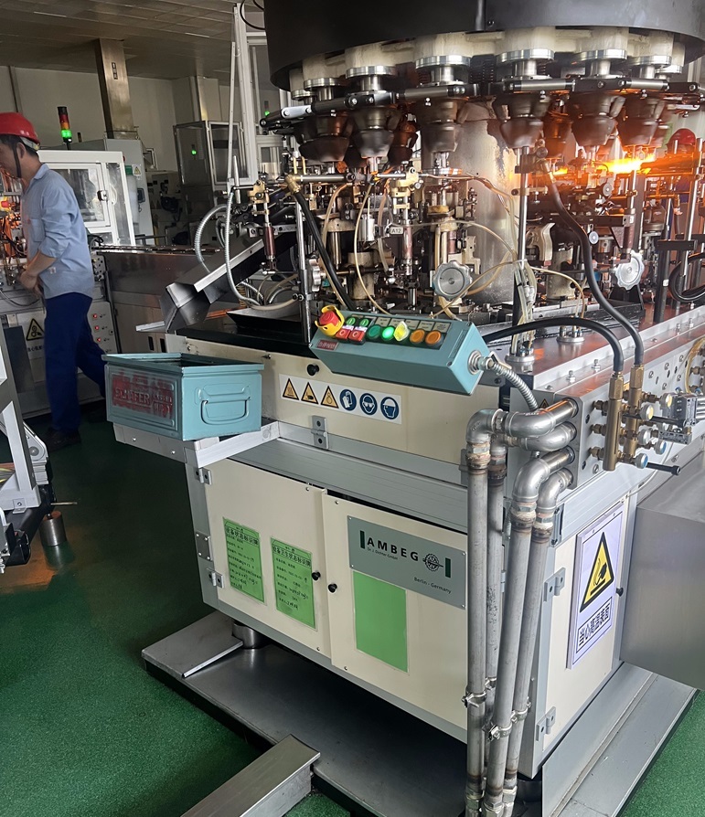 Glass vials forming machine Glass vials forming machine